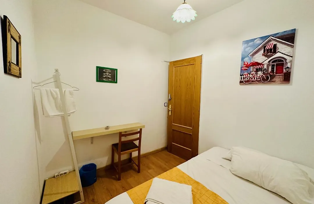 Rooms In Madrid Downtown-1